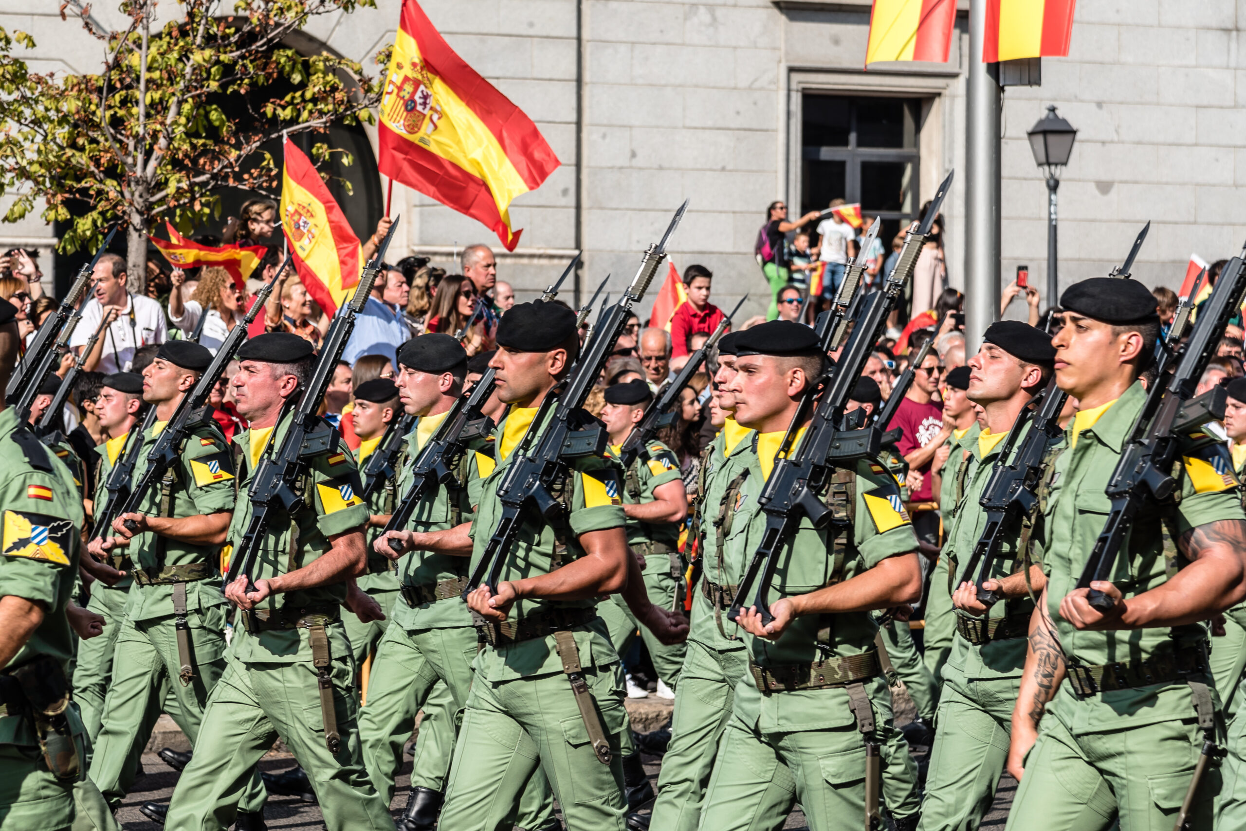 ¿Cuánto dinero cobra un soldado español?